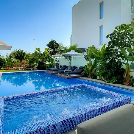 Armonia Seaview Villa *