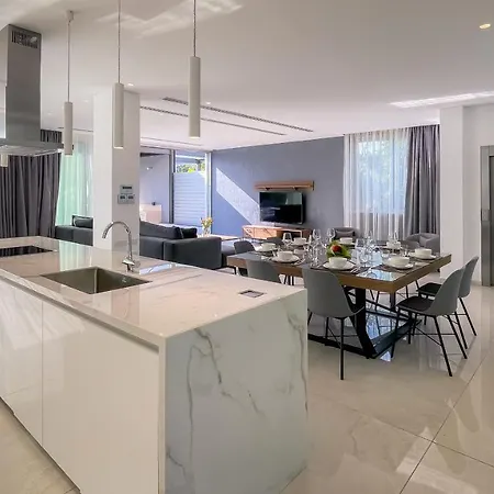 Armonia Seaview Villa *